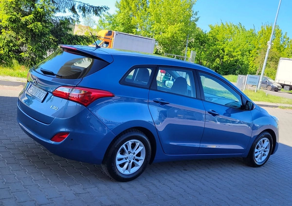 Hyundai I30 cena 39999 przebieg: 74338, rok produkcji 2015 z Drezdenko małe 781